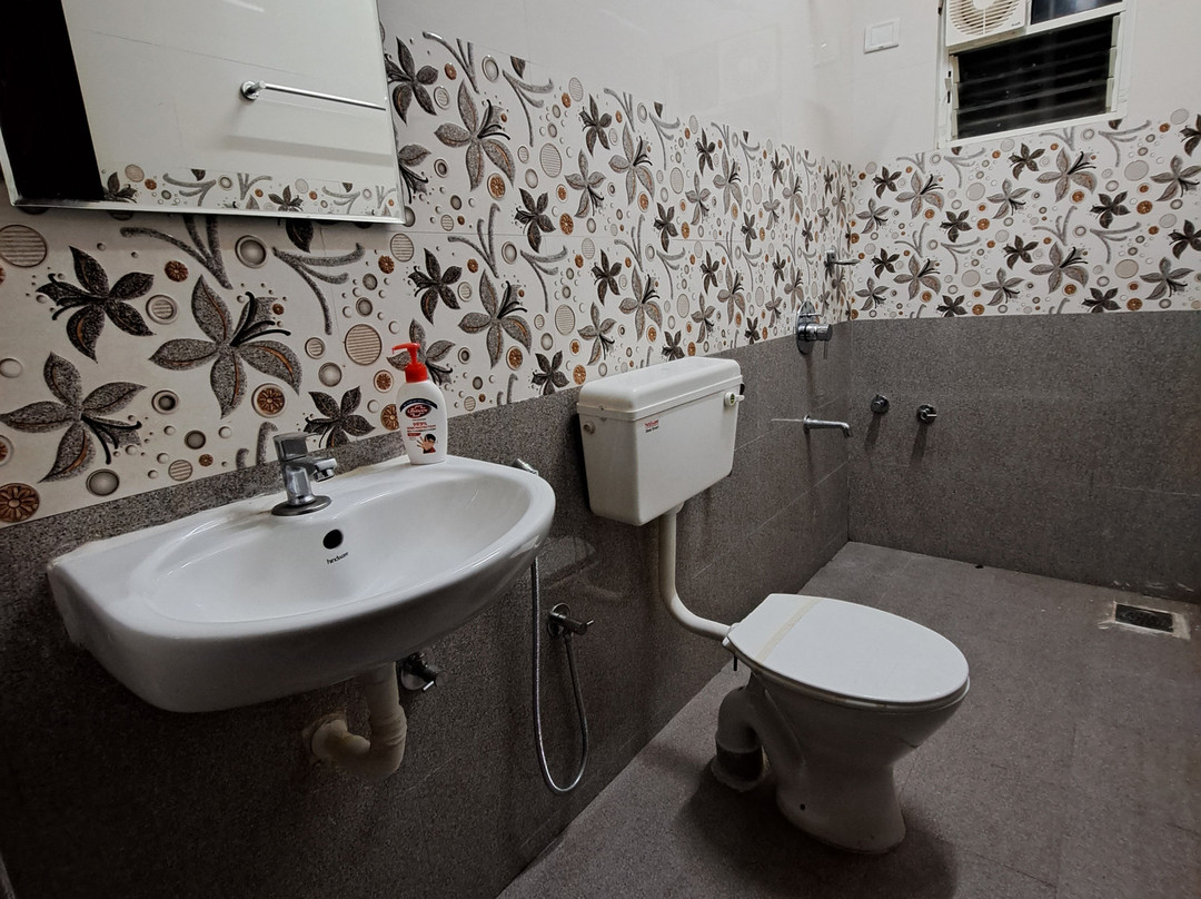 Dsouzas Guest House Tivim