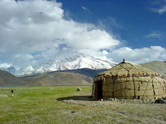 Karakul Lake Tours景点图片