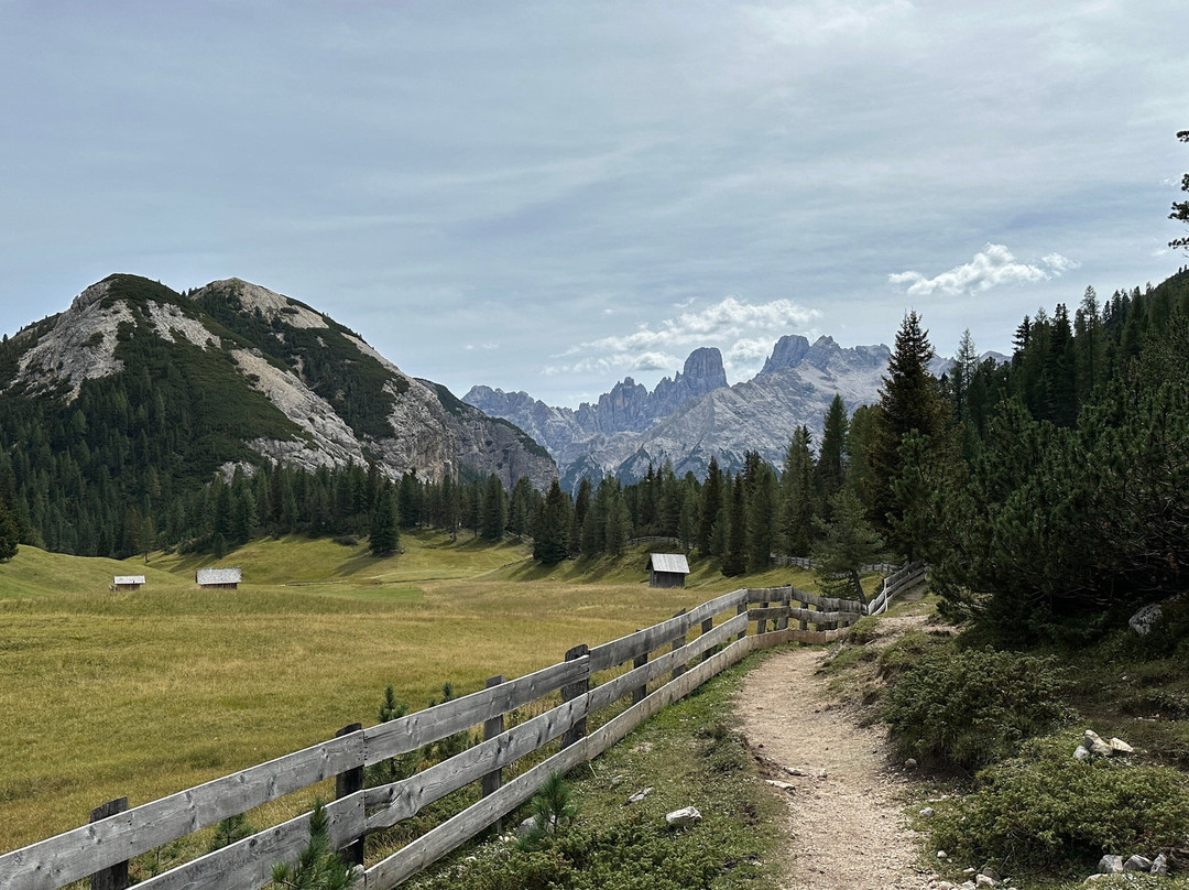 Dolomite Treks - Day Excursions景点图片