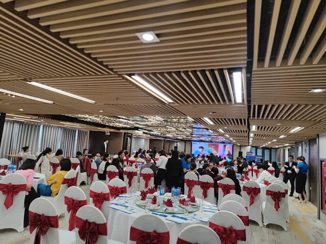 Ramada Hotel & Suites by Wyndham Halong Bay View主图