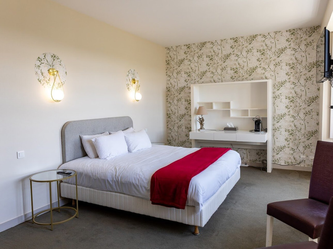 Auberge Le Prieure Des Gourmands主图