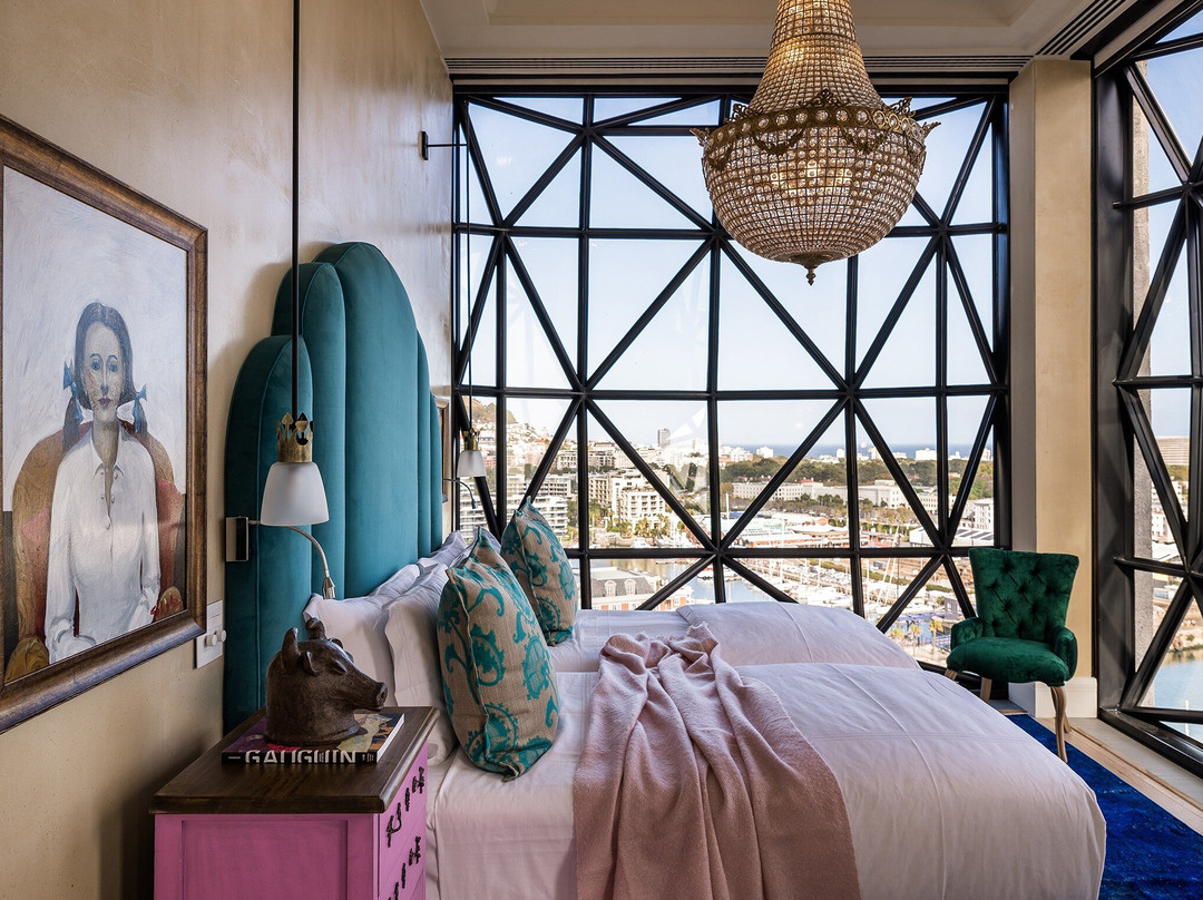 The Silo Hotel主图