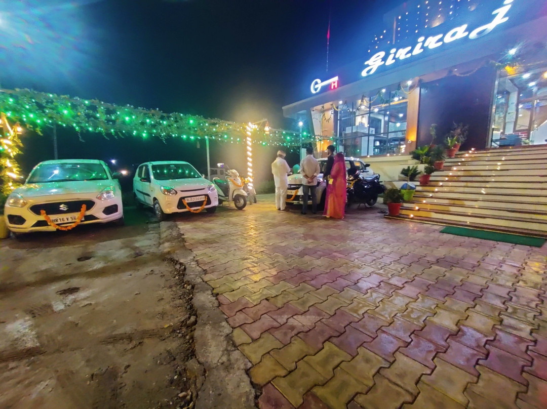 Hotel Giriraj Rooms & Restro.