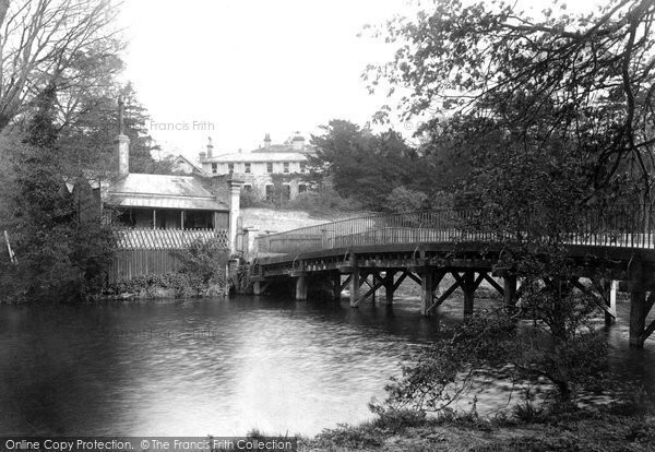 Thorneycroft Bridge景点图片