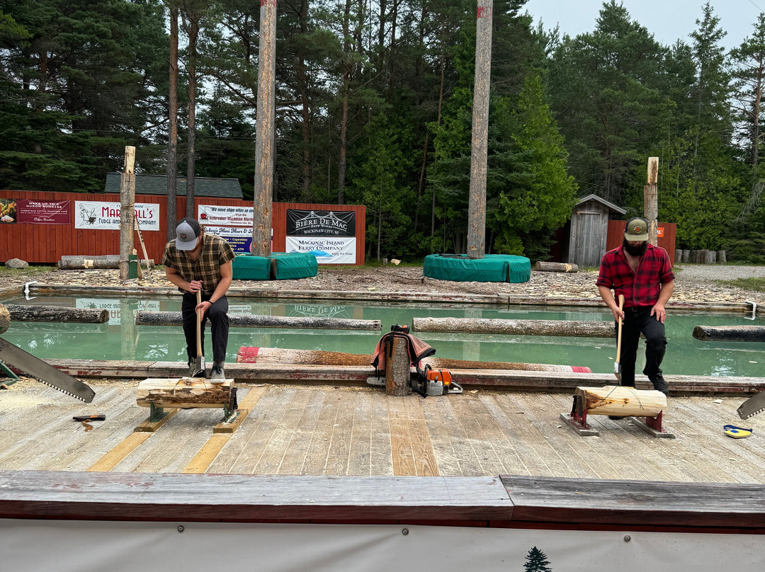 Jack Pine Lumberjack Show景点图片