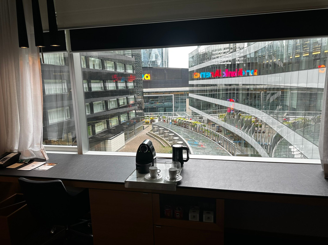 枫叶广场乐日耳曼集团酒店主图