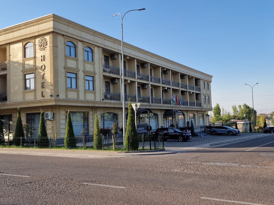 Almalyk Plaza Hotel主图