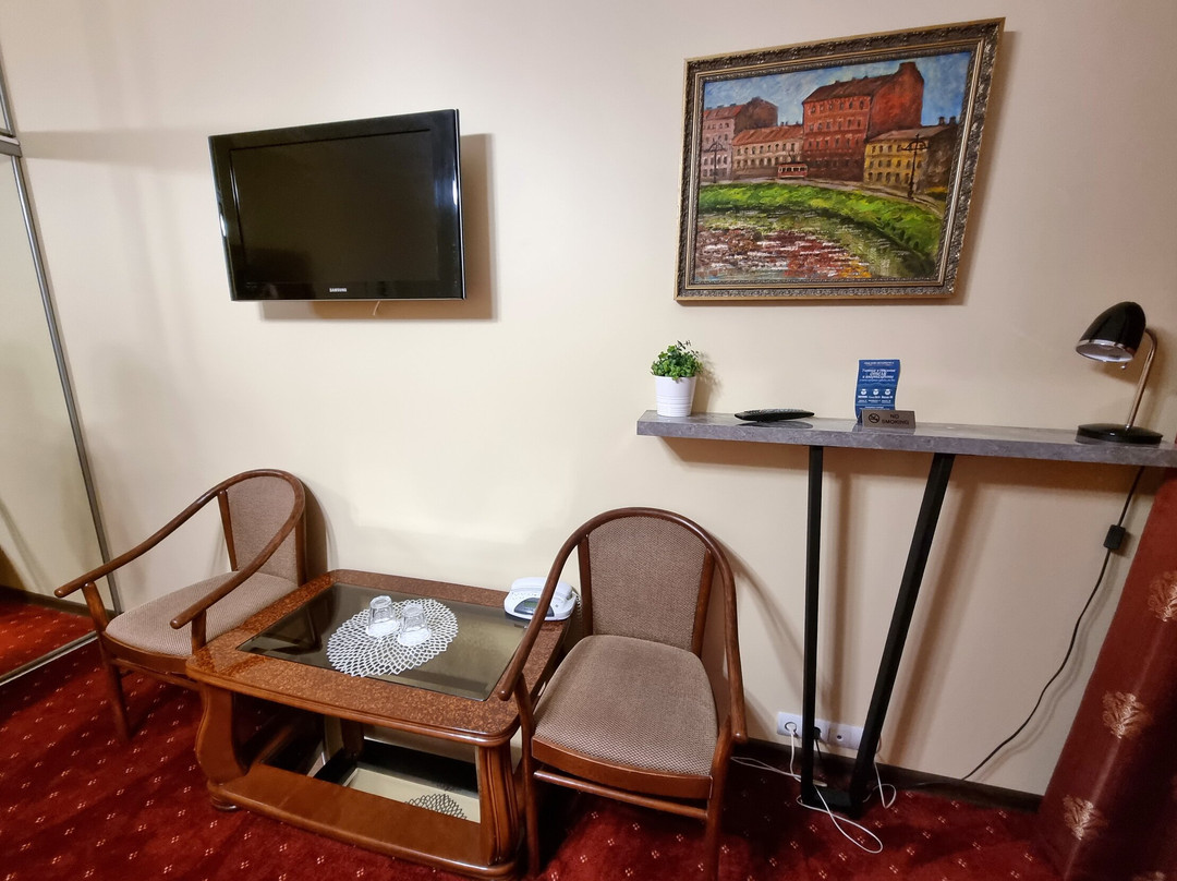 库斯特米酒店主图