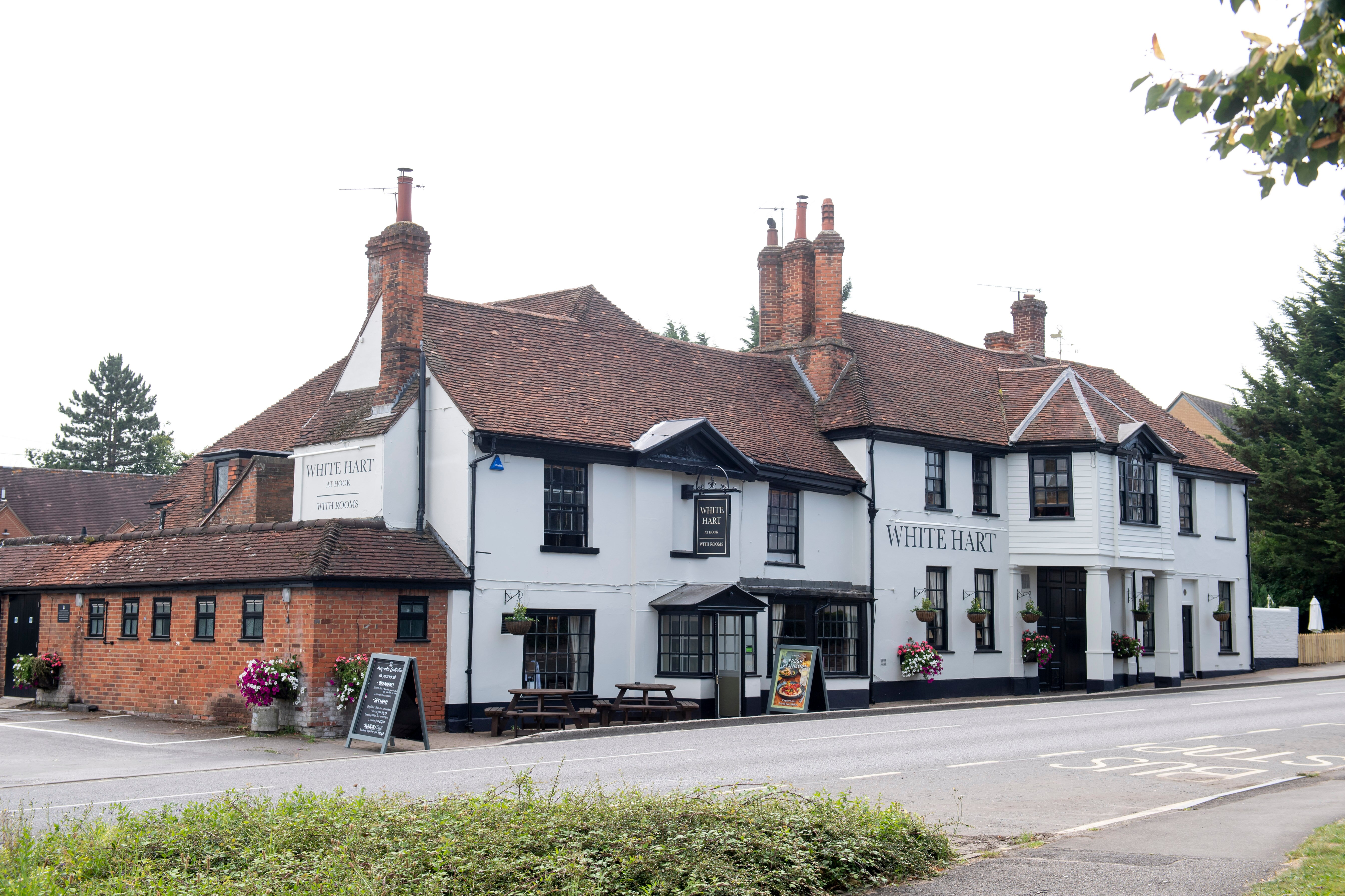 The White Hart by Innkeeper's Collection-浴室