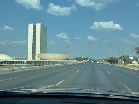  Roas Transfer Brasília - Transporte Executivo, Carro executivo, Aluguel Vans Executiva e Cargo, City Tour em Brasilia