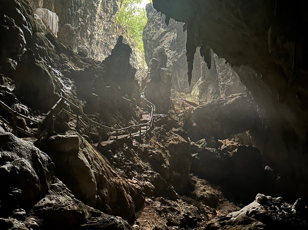 Chieu Cave景点图片