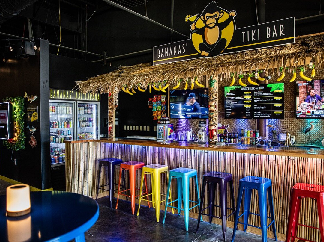 Bananas' Axe Cabana - Axe Throwing-奥兰多必去景点