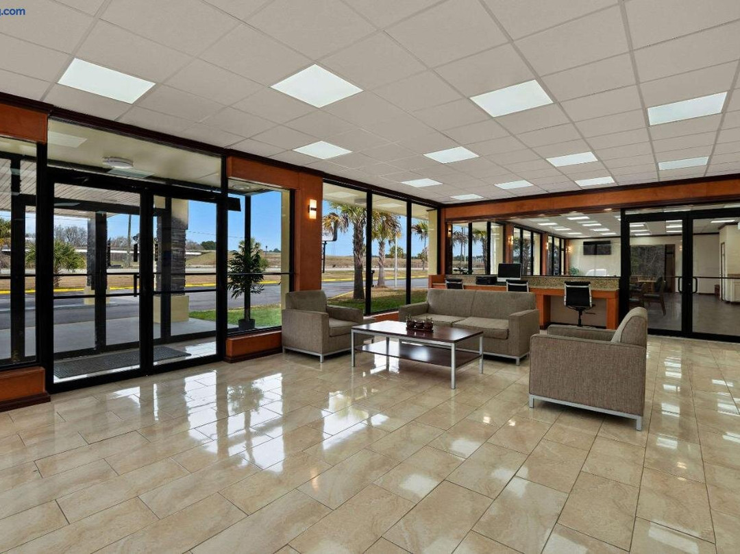 Travelers Inn
