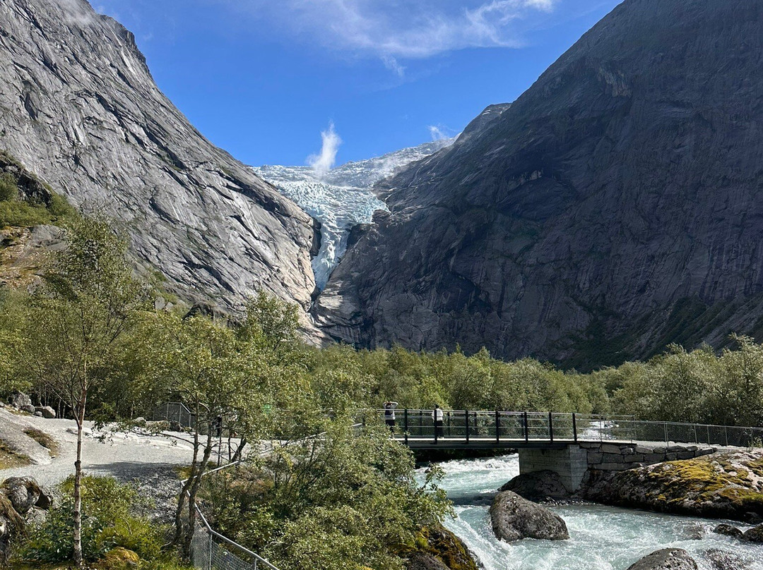 Briksdal Glacier (Briksdalbreen)景点图片