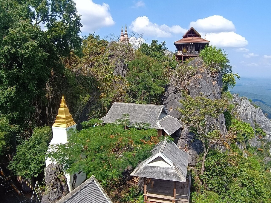 Wat Chaloem Phrakiat Phrachomklao Rachanuson-Wichet Nakhon必去景点