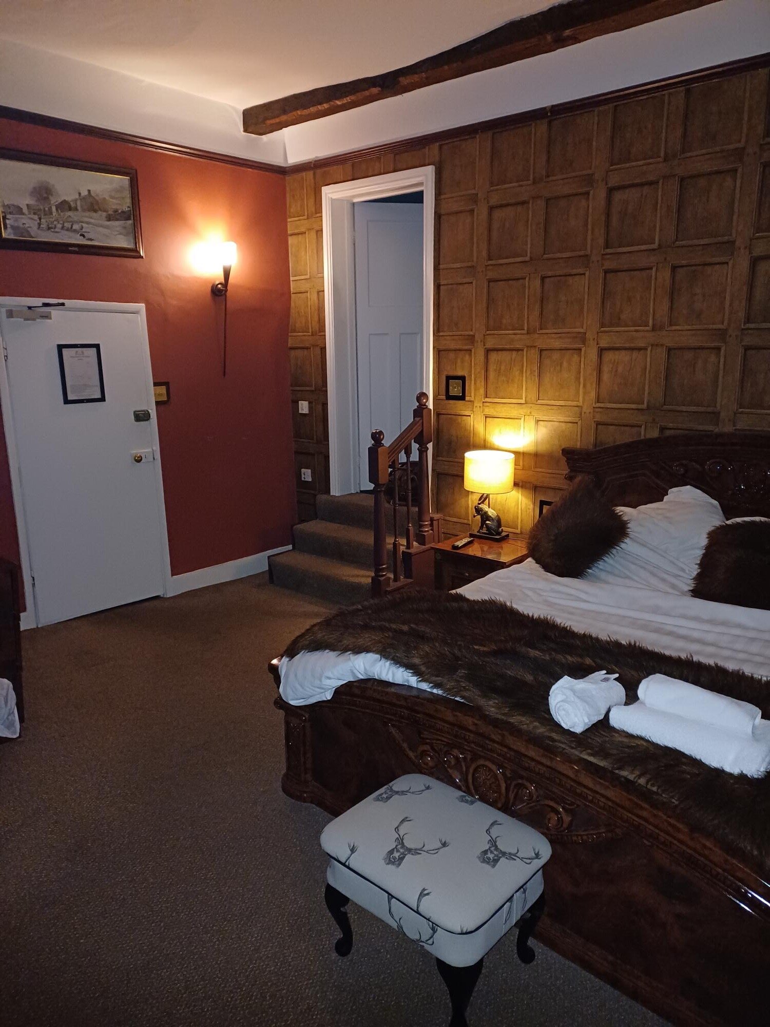 The Lion Hotel-官方