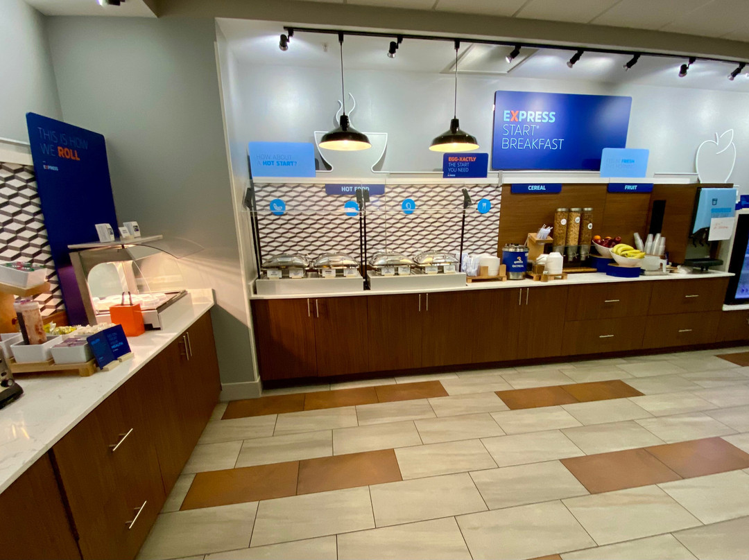 Holiday Inn Express & Suites Moore By IHG主图