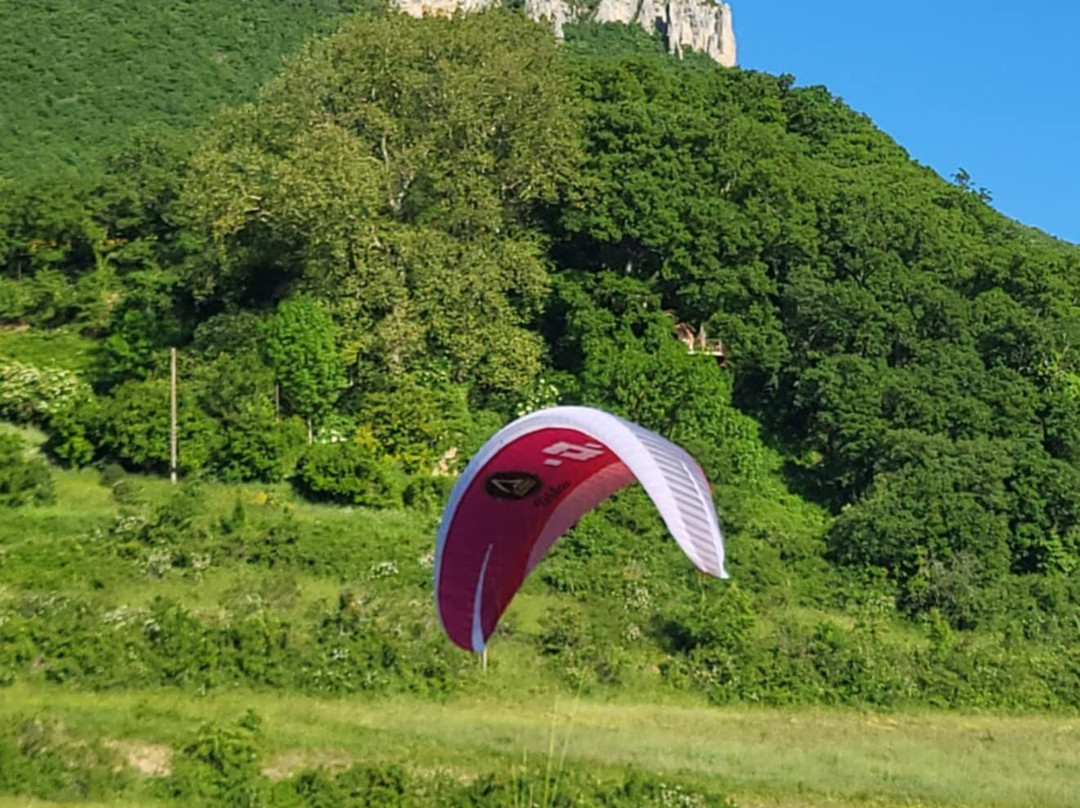 Acrobi Parapente-米约必去景点