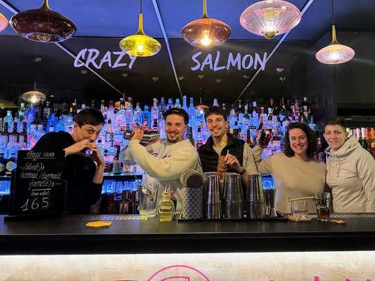 Cours De Cocktails Au Crazy Salmon-里昂必去景点