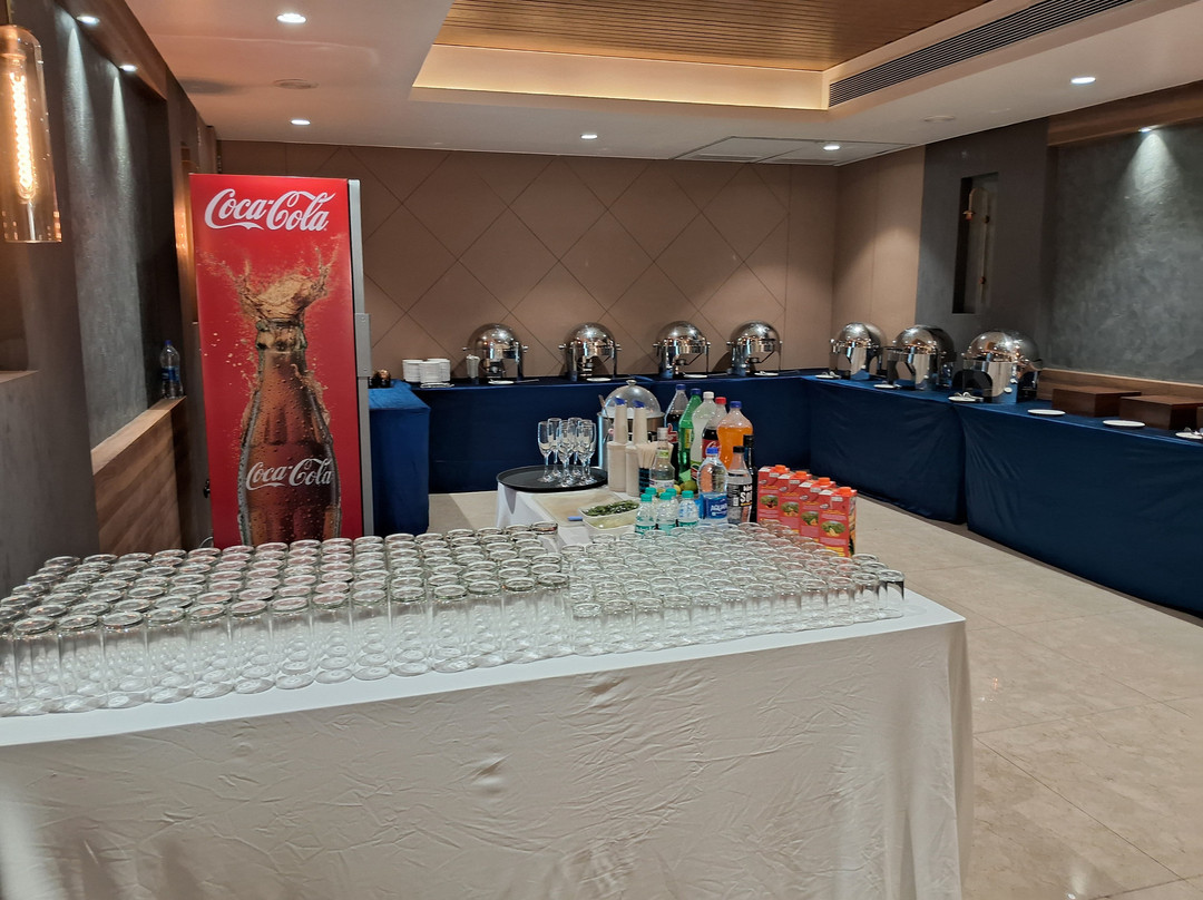 Cosmique Clarks Inn Suites主图