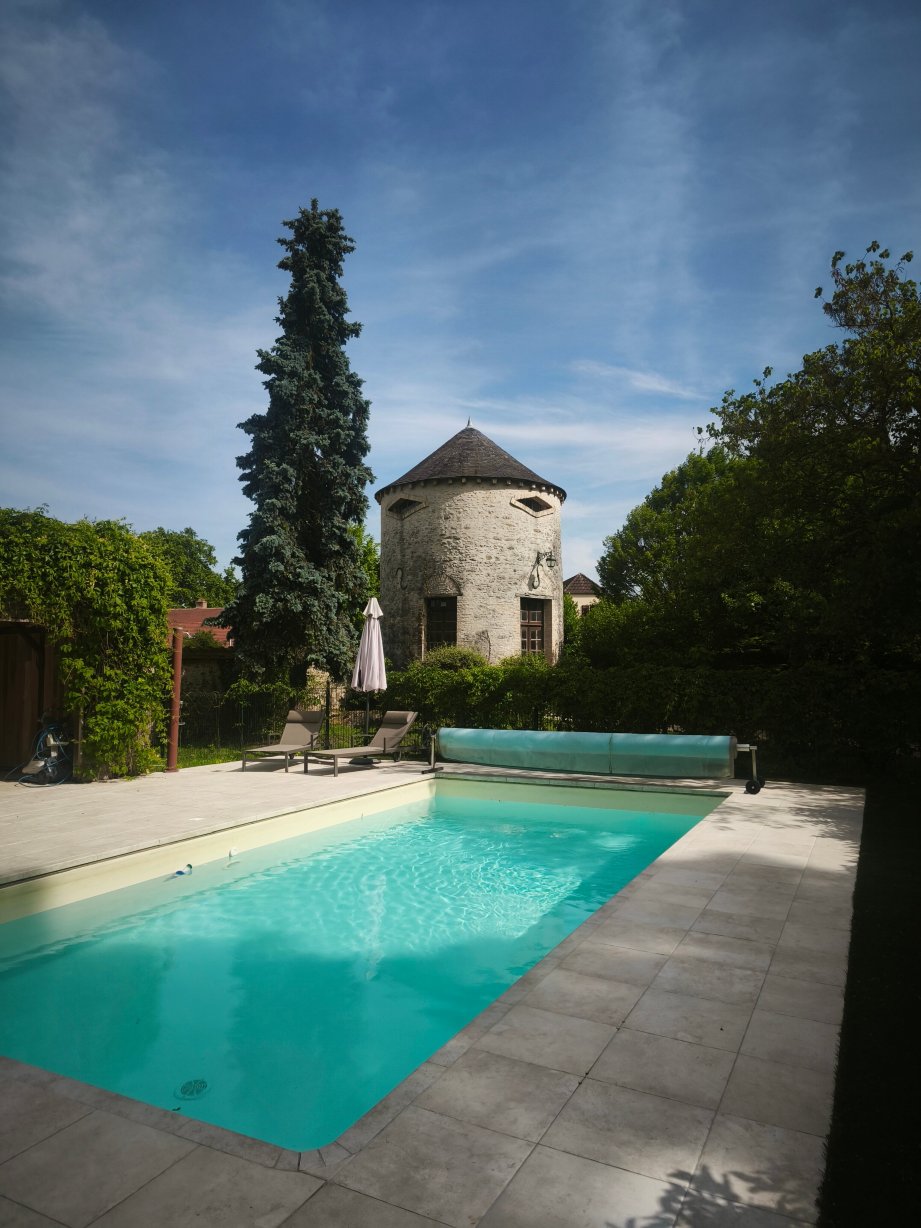 蒙塔贝特木屋酒店-官方