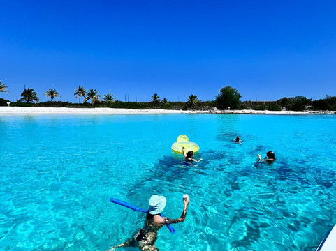 Suneeta Boat Charter-辛普森湾必去景点