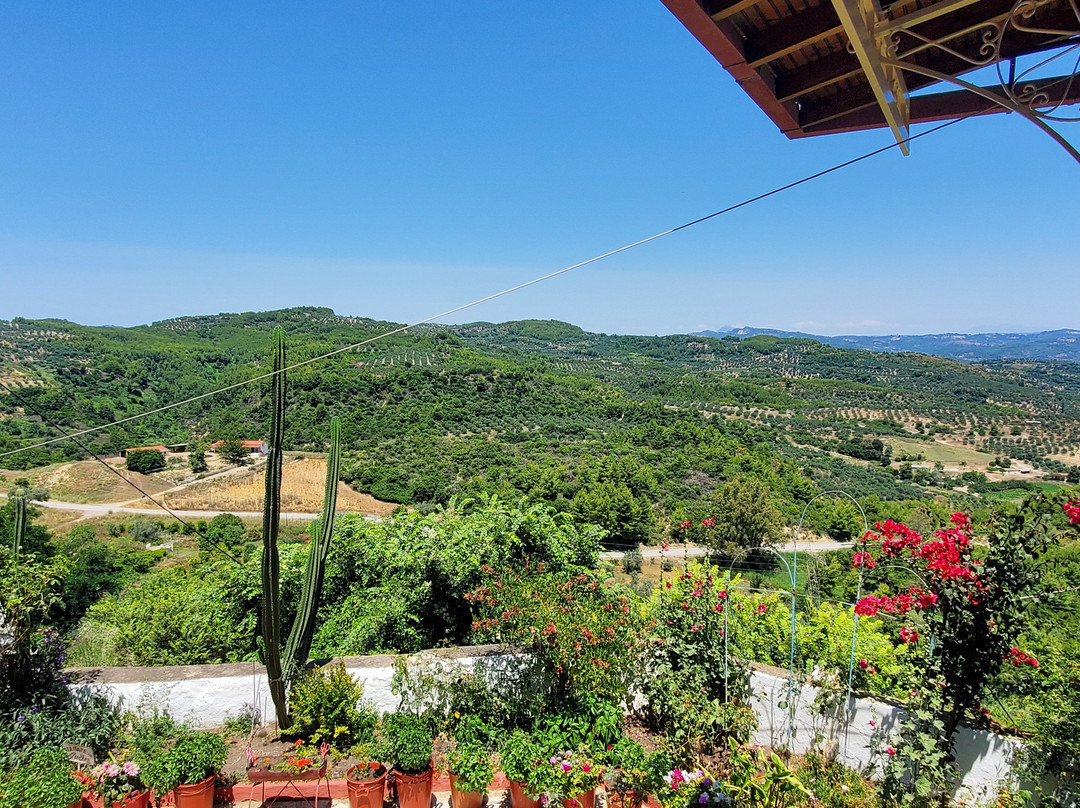 Monastery of Kremasti-Pyrgos必去景点