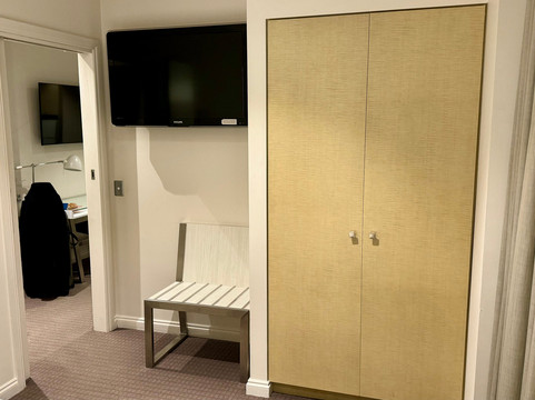 克拉丽奥盖特威套房酒店主图