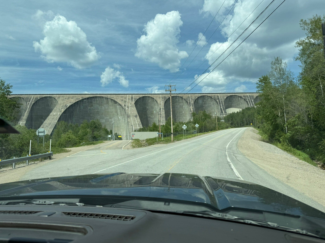 Daniel-Johnson Dam-Baie Comeau必去景点