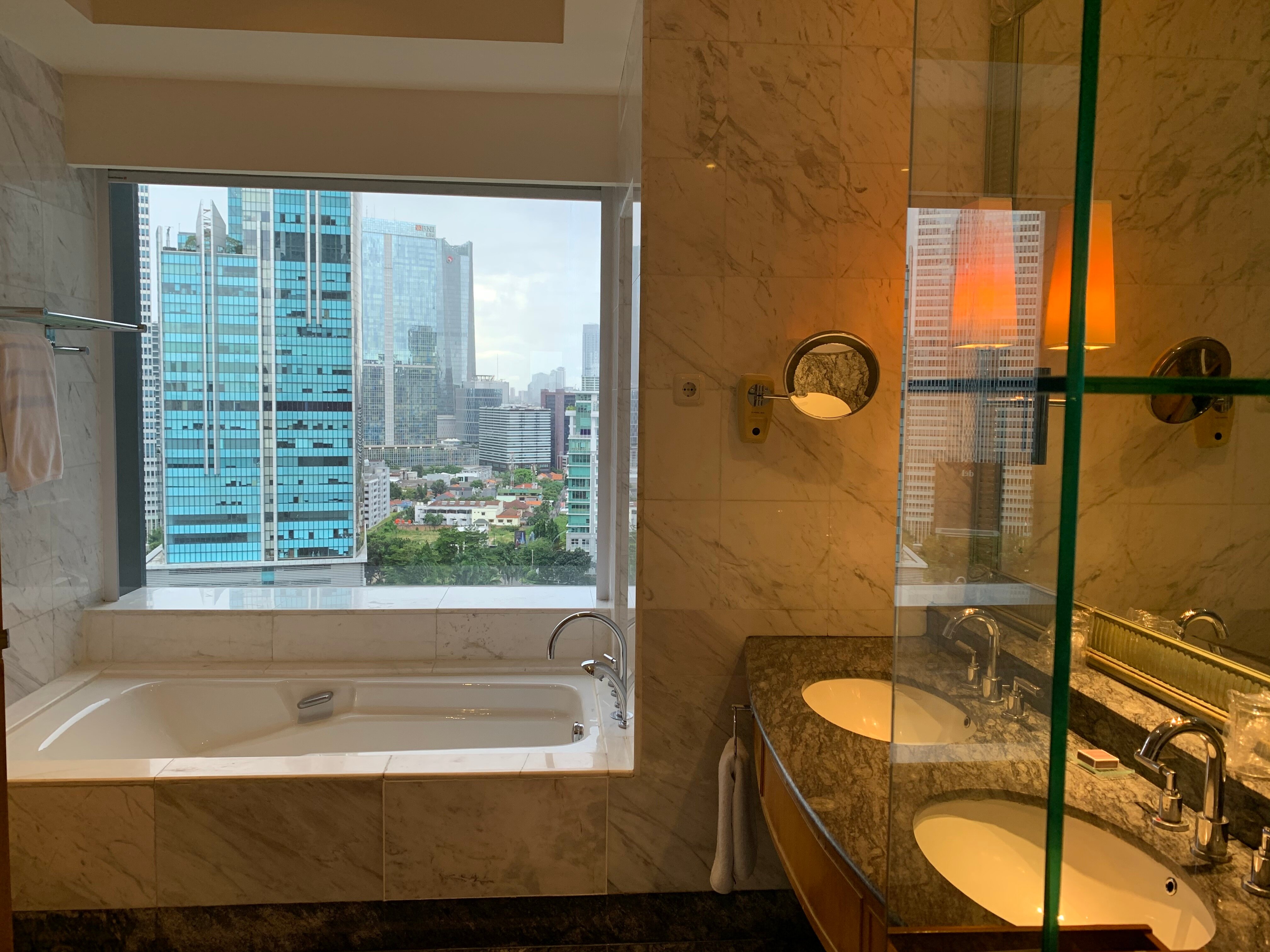 雅加达丽嘉酒店-浴室