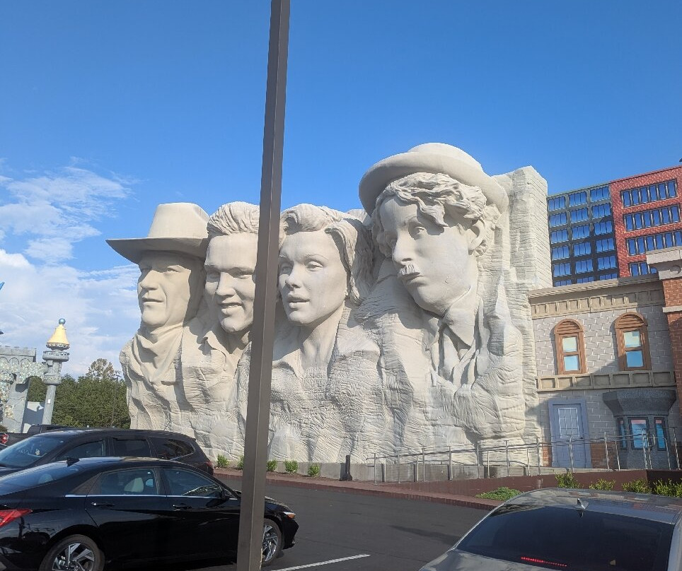 Hollywood Wax Museum-皮金福奇必去景点