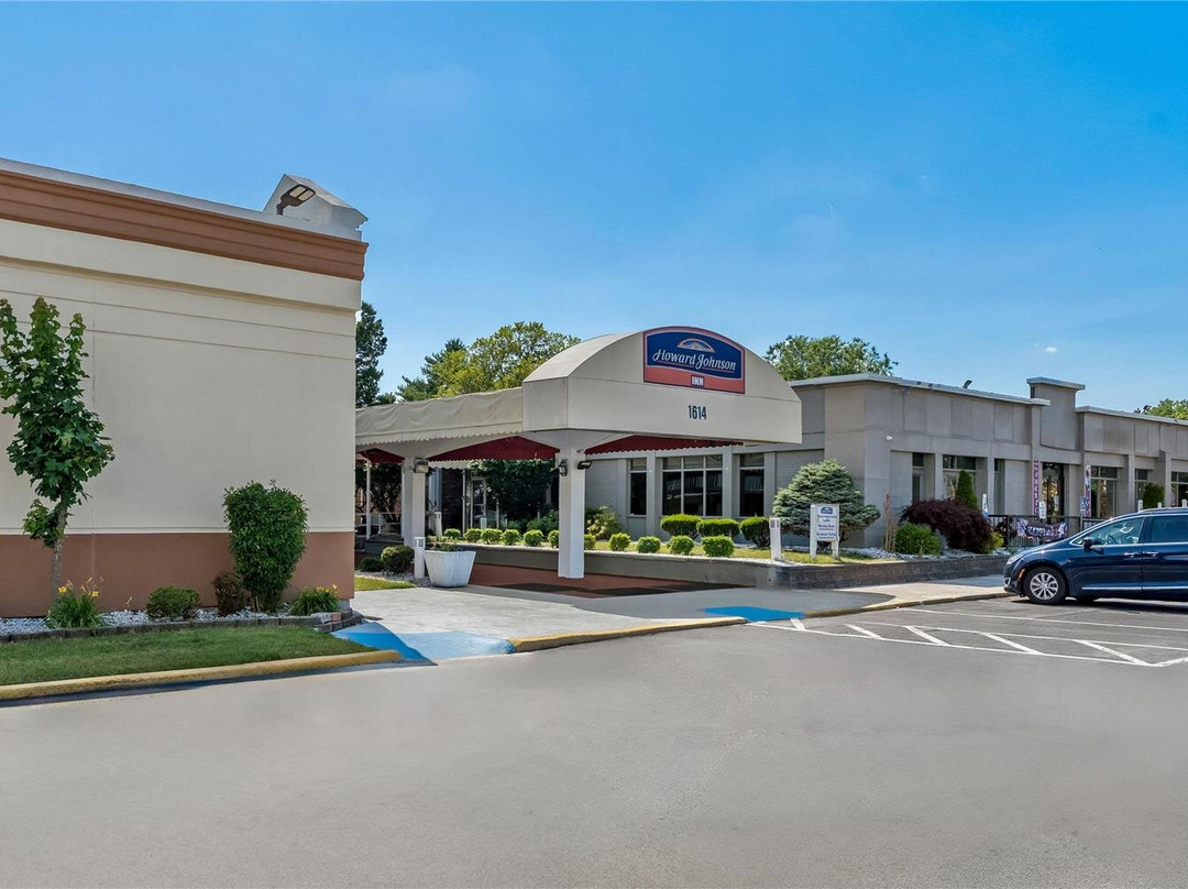 Howard Johnson by Wyndham Albany