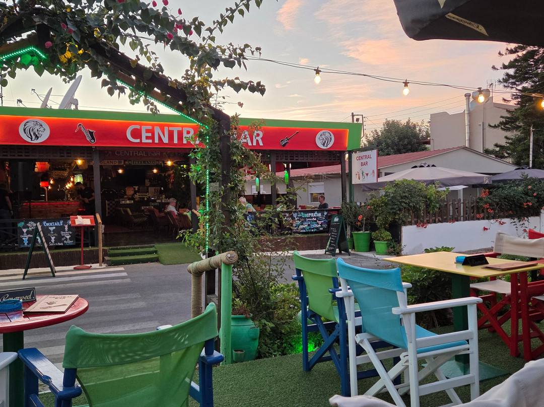 Central Bar-古韦斯必去景点