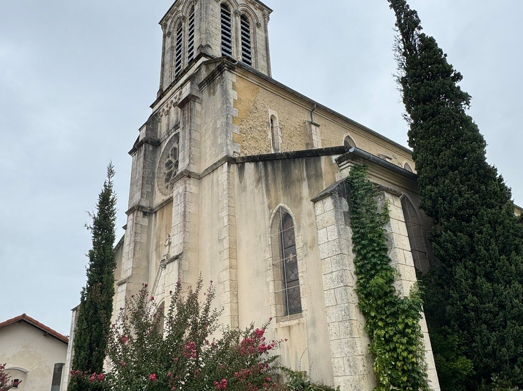 Eglise Saint-Pierre.-Gamarde-les-Bains必去景点
