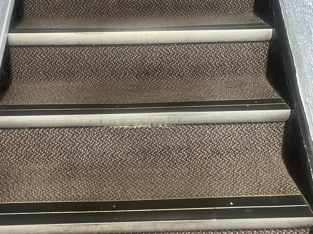 The Crown Hotel主图