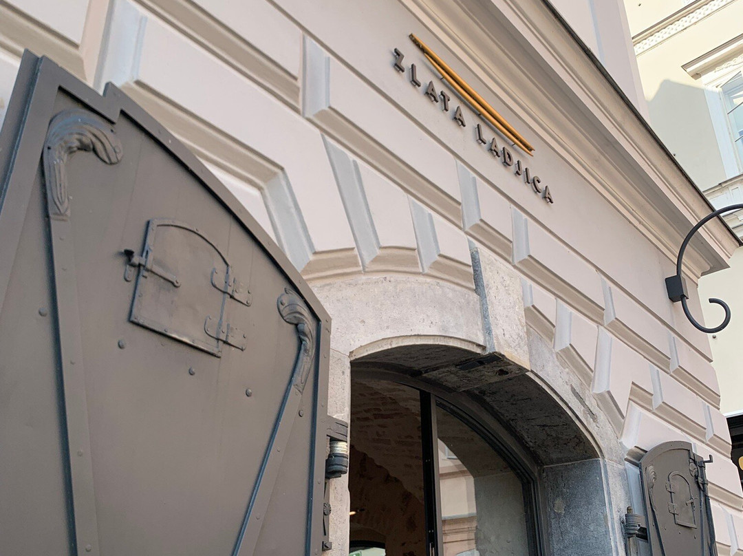 Zlata Ladjica Boutique Hotel主图