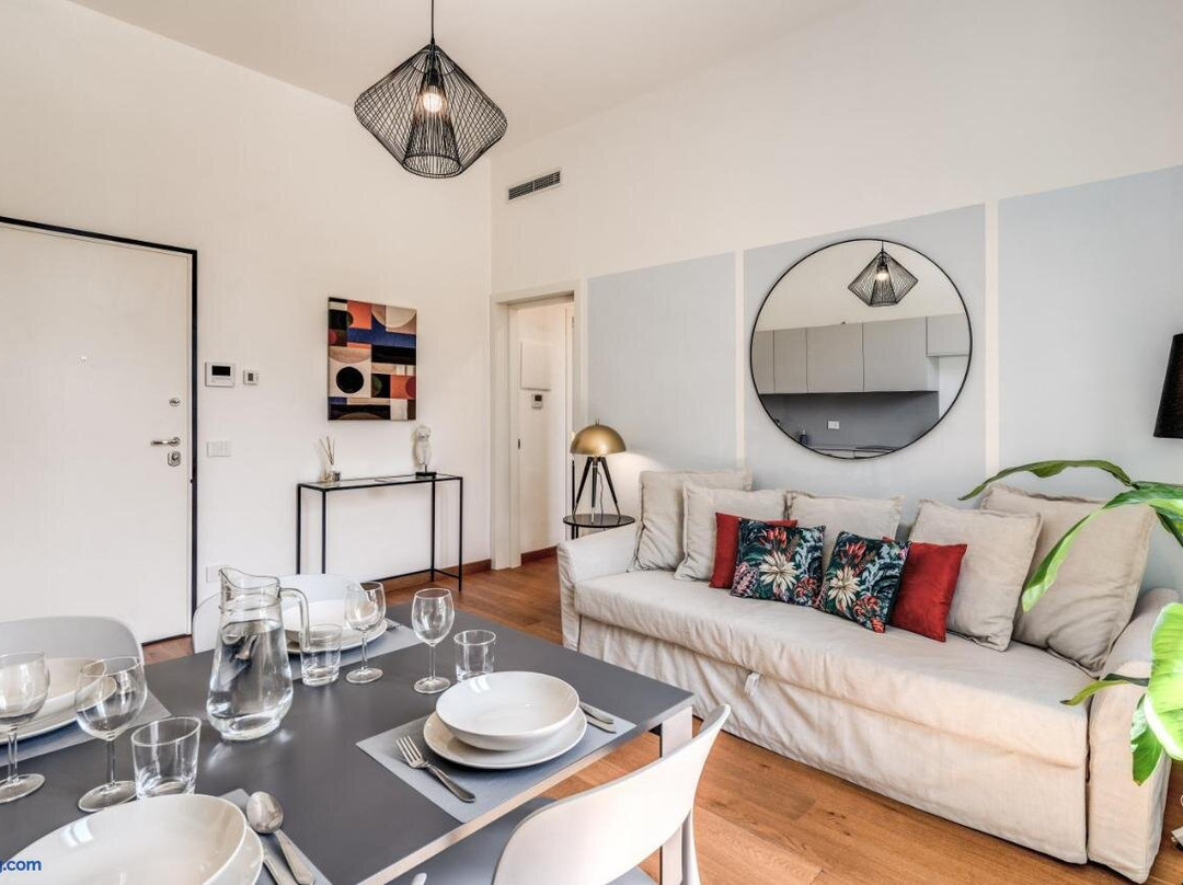 AwesHome Luxury Apartment