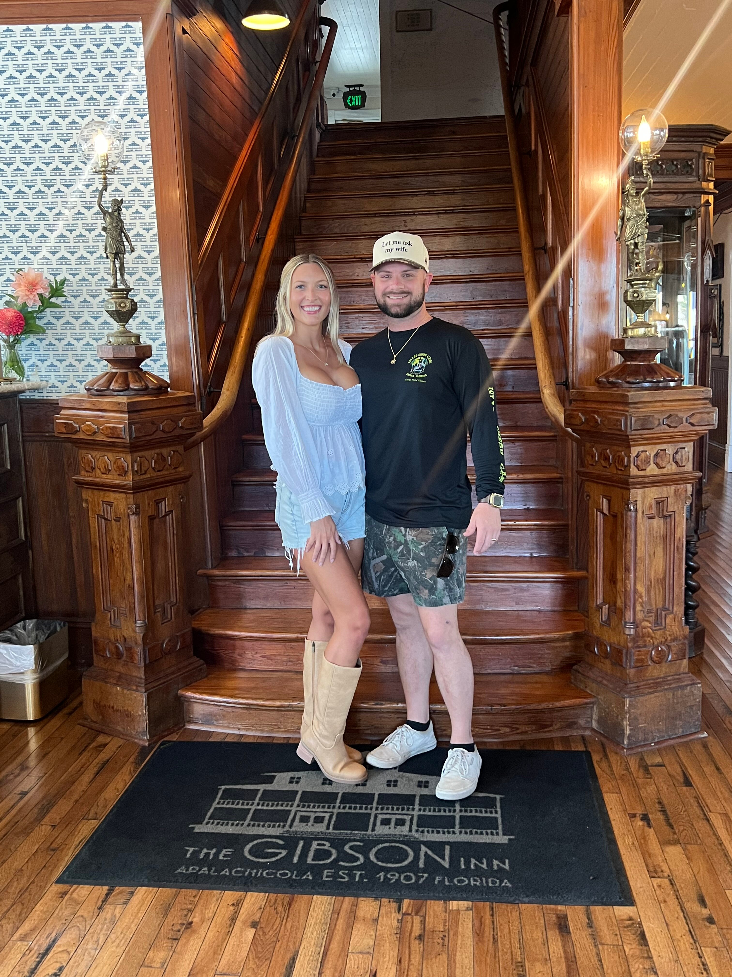 The Gibson Inn-官方