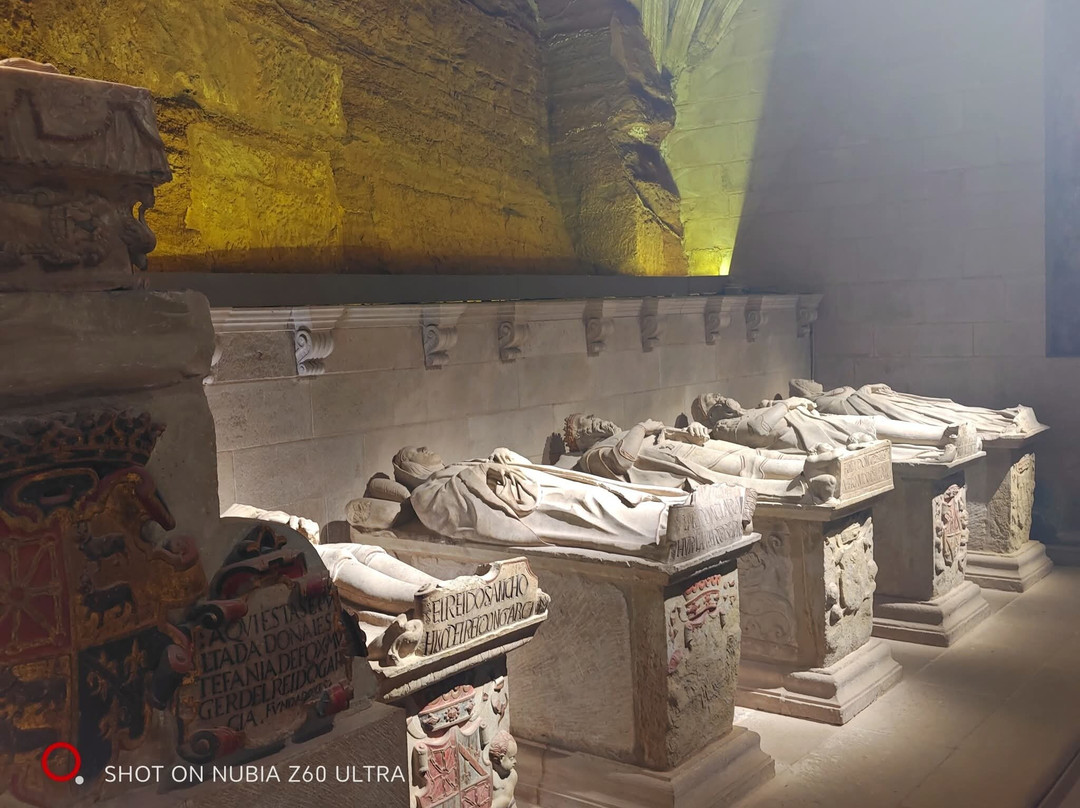 Monasterio de Santa Maria La Real-纳赫拉必去景点