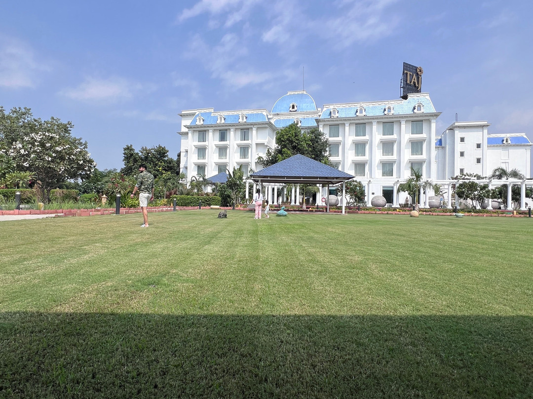 Taj Gandhinagar Resort & Spa主图