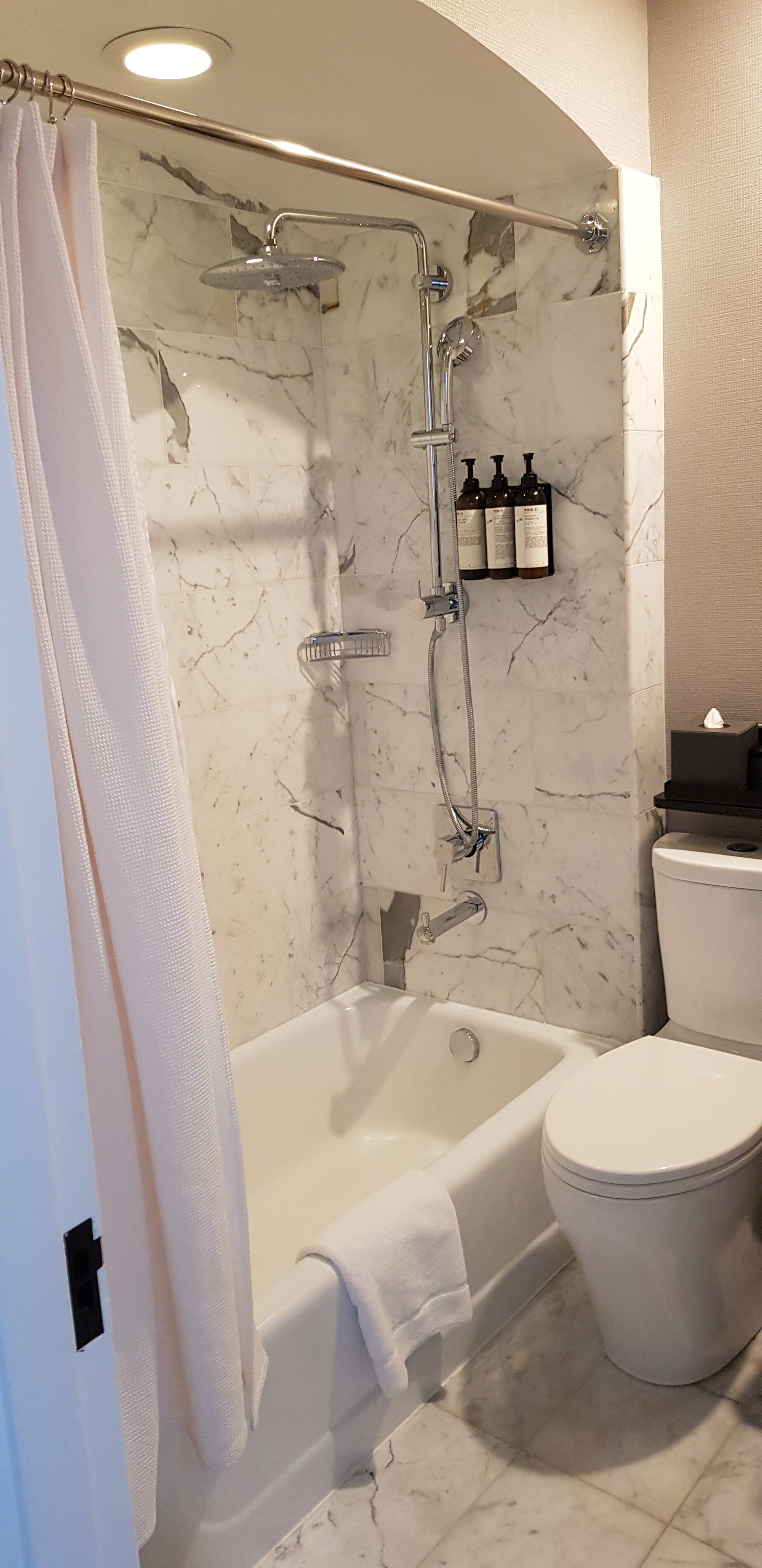 费尔蒙班夫温泉城堡酒店-浴室