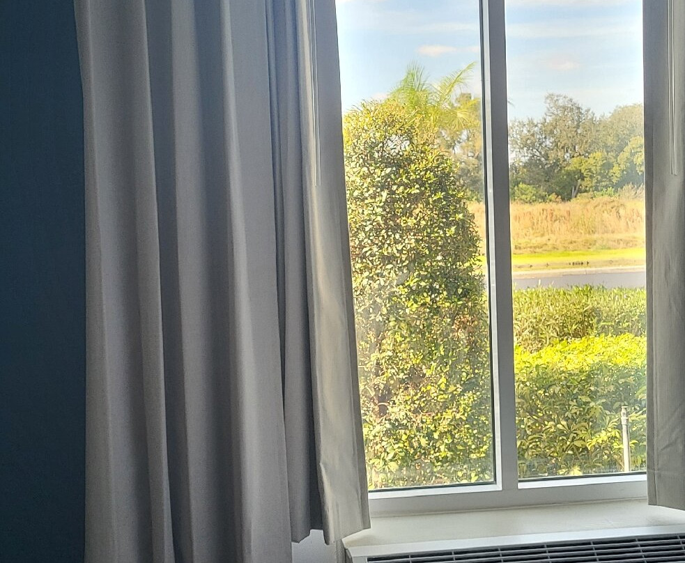 阿卡迪亚快捷假日&套房酒店主图