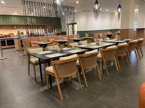 西班牙港万怡酒店-餐饮