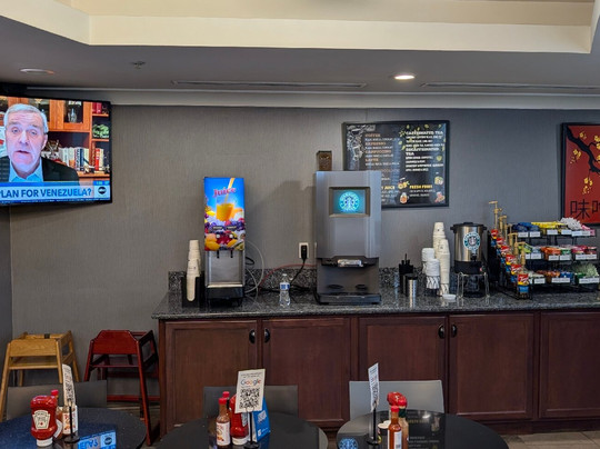 贝斯特韦斯特普拉斯阿维塔套房酒店主图