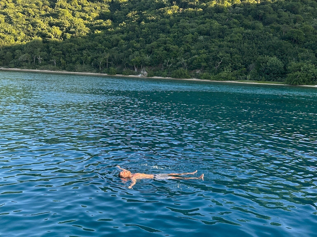 Flyaway Charters-Coral Bay必去景点