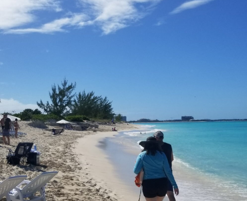 Leeward Beach-普罗维登西亚莱斯必去景点