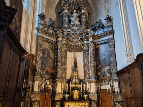 Church of St Nicolas-布鲁塞尔必去景点