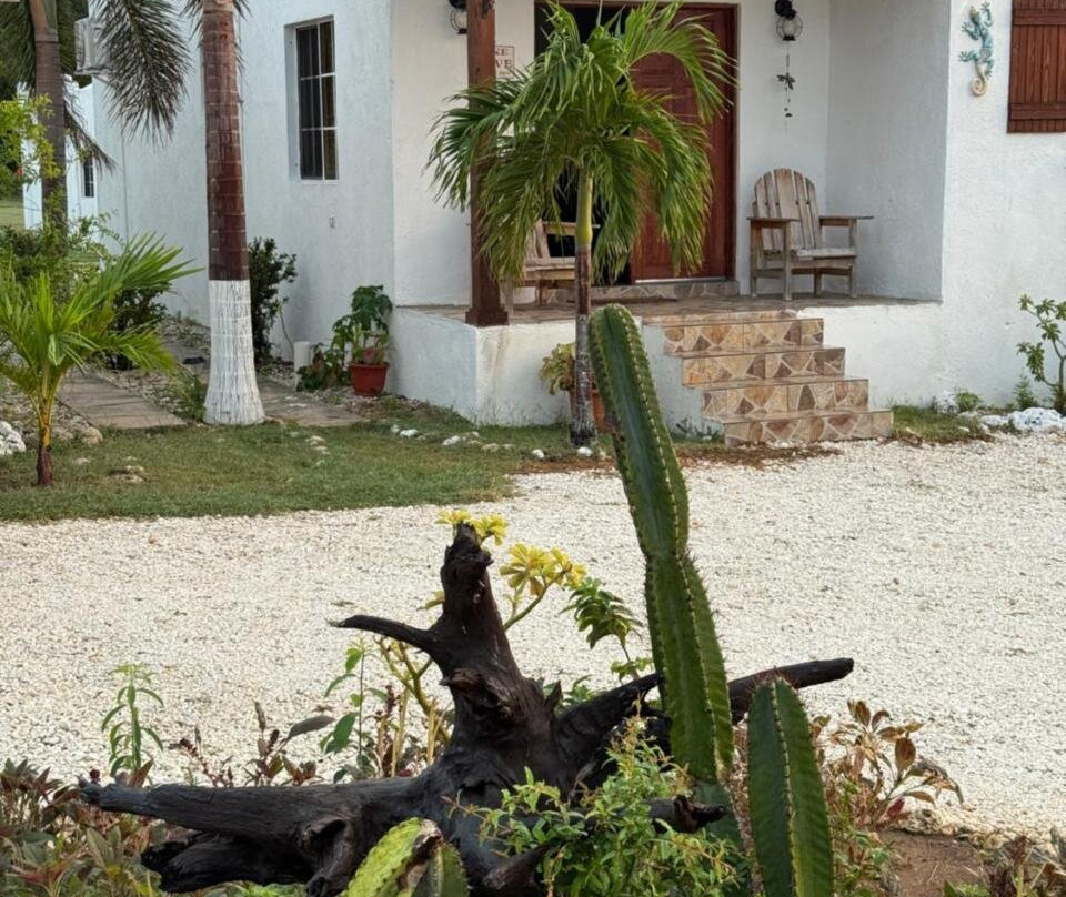 Azteca Villas