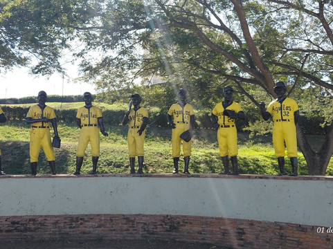 Monumento a los Heroes de la Restauracion-圣地亚哥必去景点