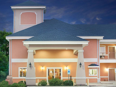 Center酒店住宿-Super 8 by Wyndham Carthage TX